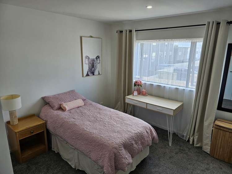 4 Creekside Way Flat Bush_12