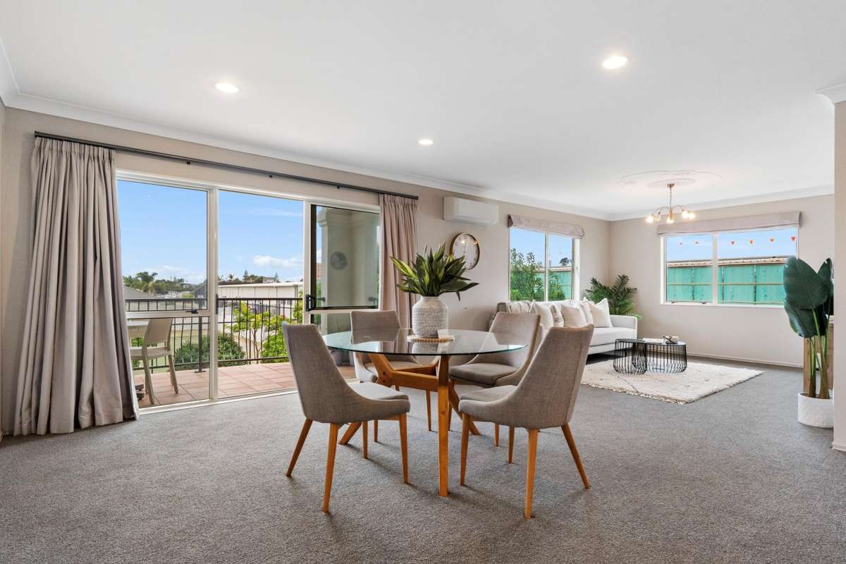 2/111 Santa Monica Drive_1