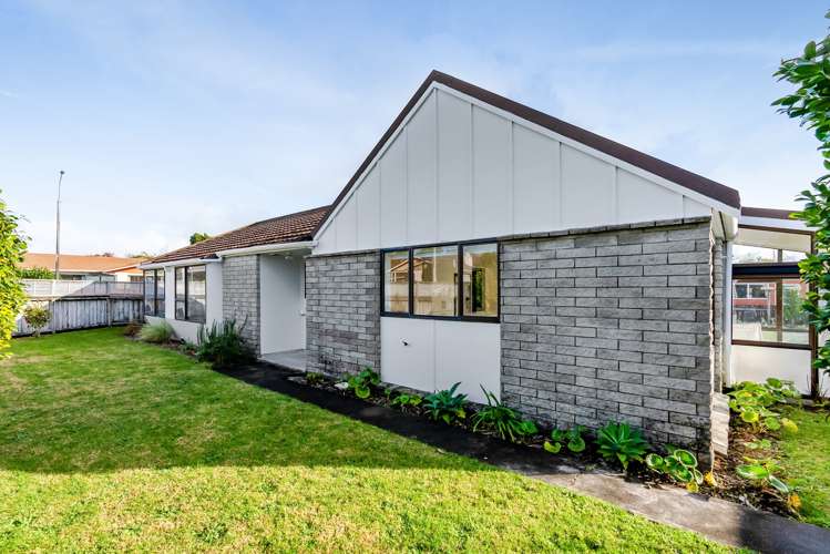 250 Tukapa Street Westown_16