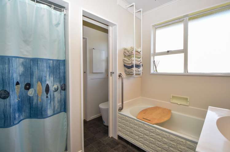 481 High Street South Carterton_11