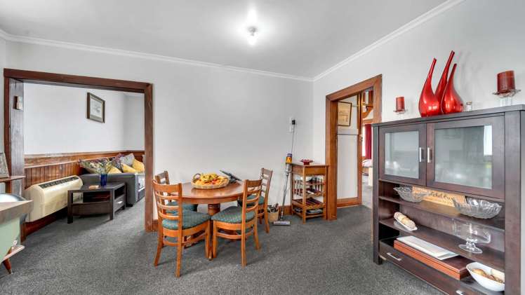 10 Saunders Street and 4 Ryley Street Owaka_7
