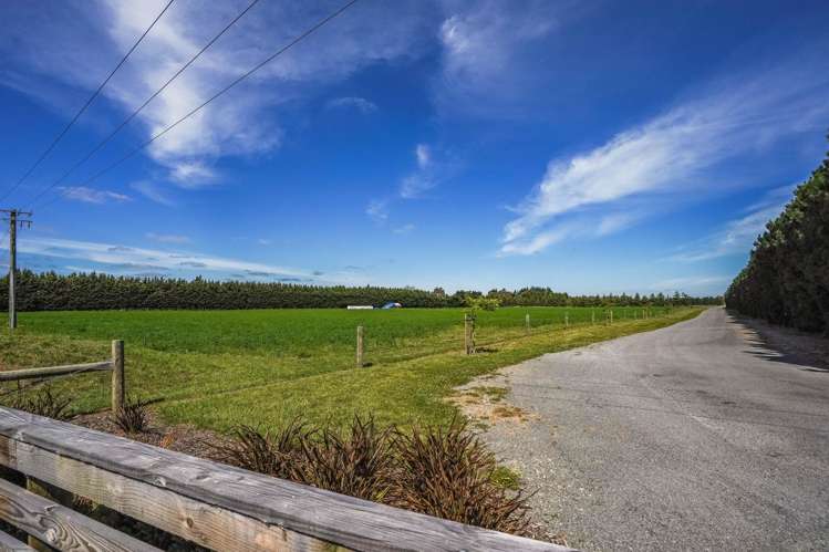 1657 and 1657a West Coast Road West Melton_10