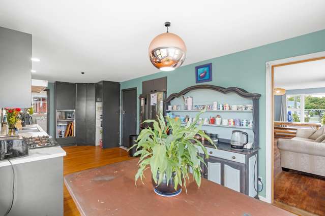 221 Breezes Road Aranui_3