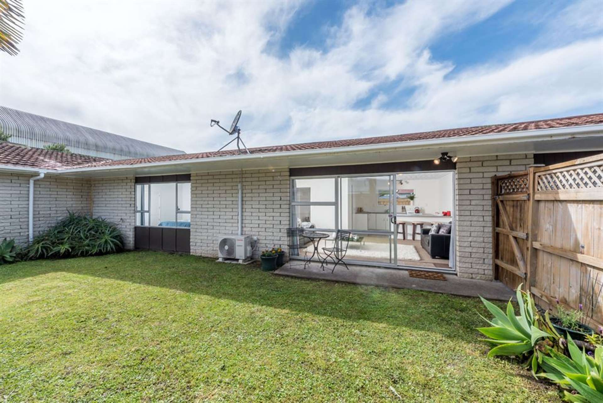 2/29 Garelja Road Henderson_0