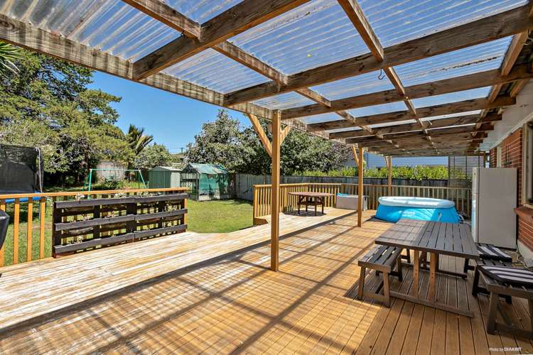 1 Royal View Road Te Atatu South_8