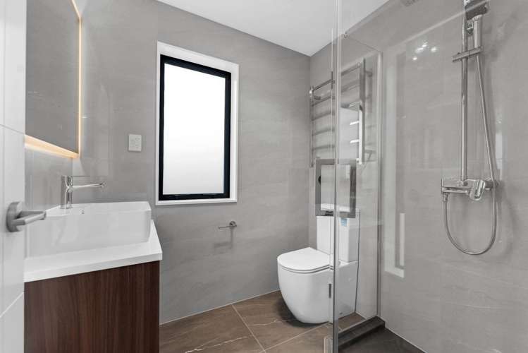 2A Matatahi Road Flat Bush_16