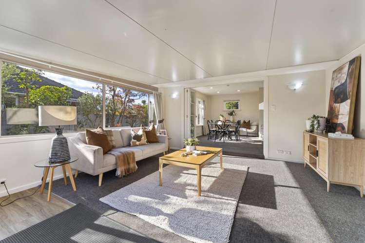 6 Bourne Crescent_5
