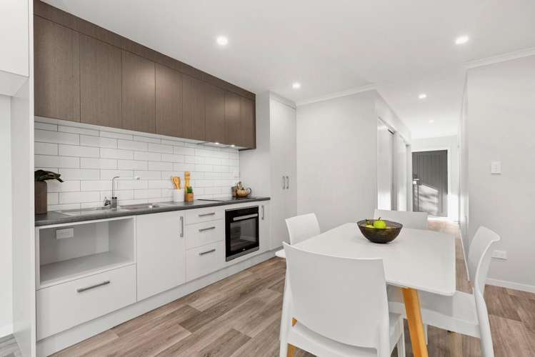 2/10 Gazeley Avenue Silverdale_6