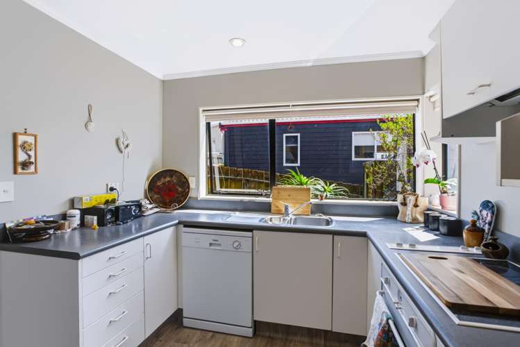5/381 Kapiti Road_2