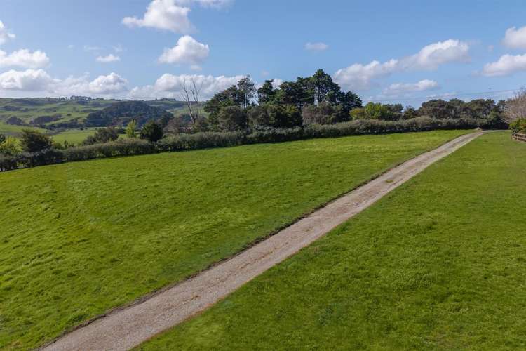 1115 State Highway 16 Waimauku_34