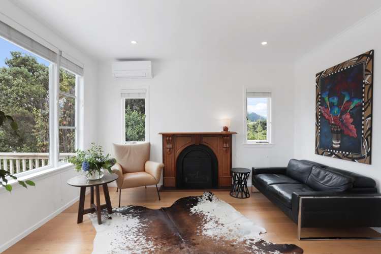 1125 Huia Road Huia_8