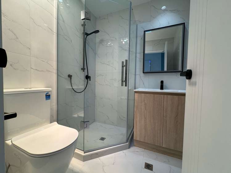 10 Kiato Lane 10673_5