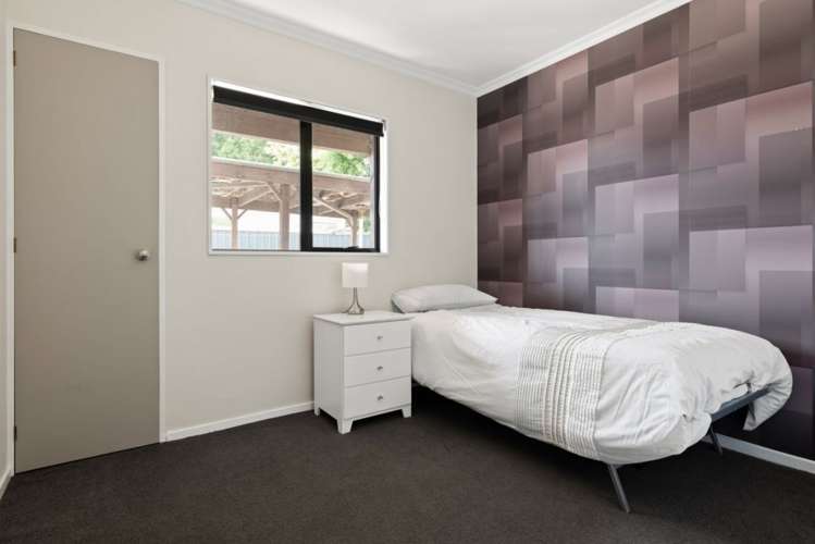 2/10 Chisnall Street Stoke_22