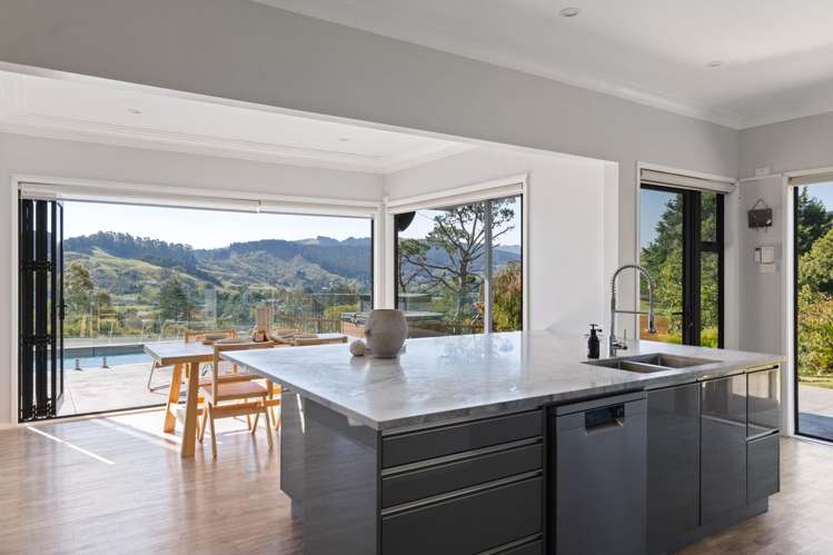 28 Gaddums Hill Road Outer Kaiti_5