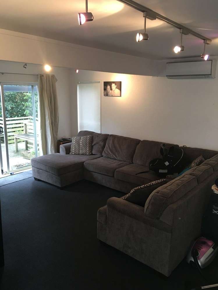 2/16b Tamahere Drive Glenfield_1