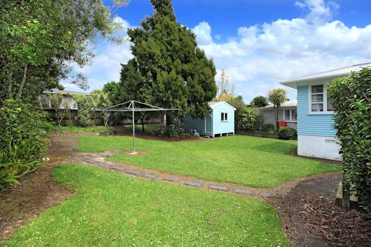 8 Sherwood Avenue Te Atatu South_11