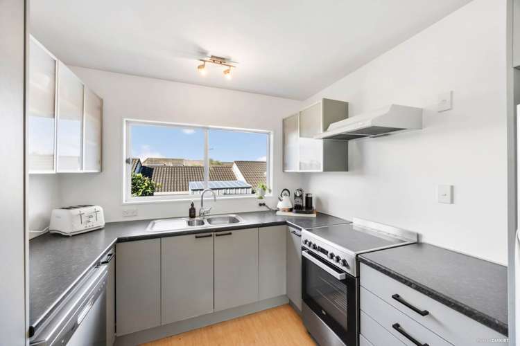 8a Youngs Road Papakura_4