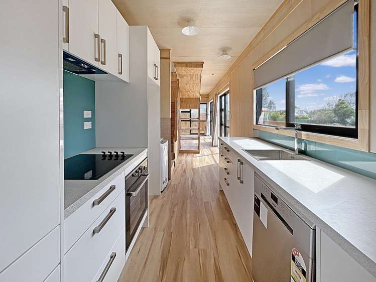 12A Forest Road 1234_1