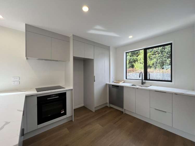 1/56 Kervil Avenue Te Atatu Peninsula_2