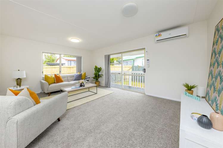 2/7 Barneys Farm Road Clendon Park_5
