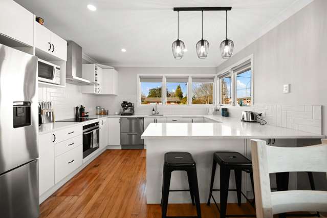 1 Garden Heights Avenue Glenview_2