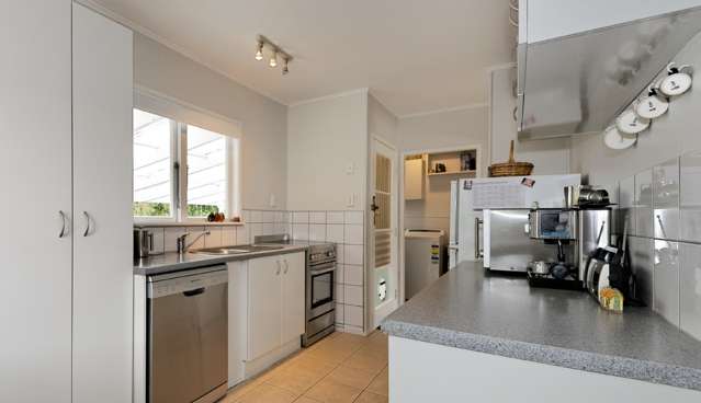 34 Dolbear Street Titirangi_4