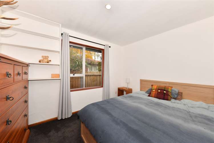 42 Trafford Street Harewood_13