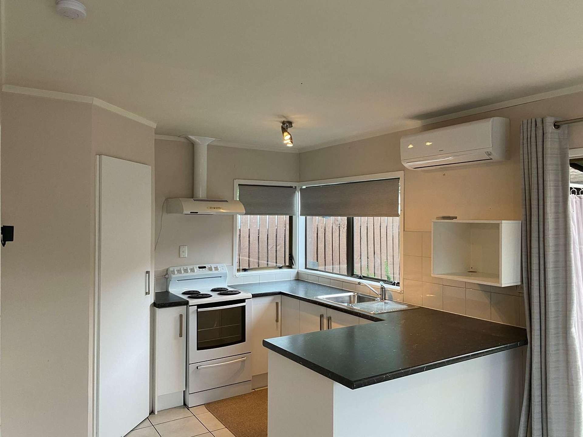 5/2A Short Street Papakura_0