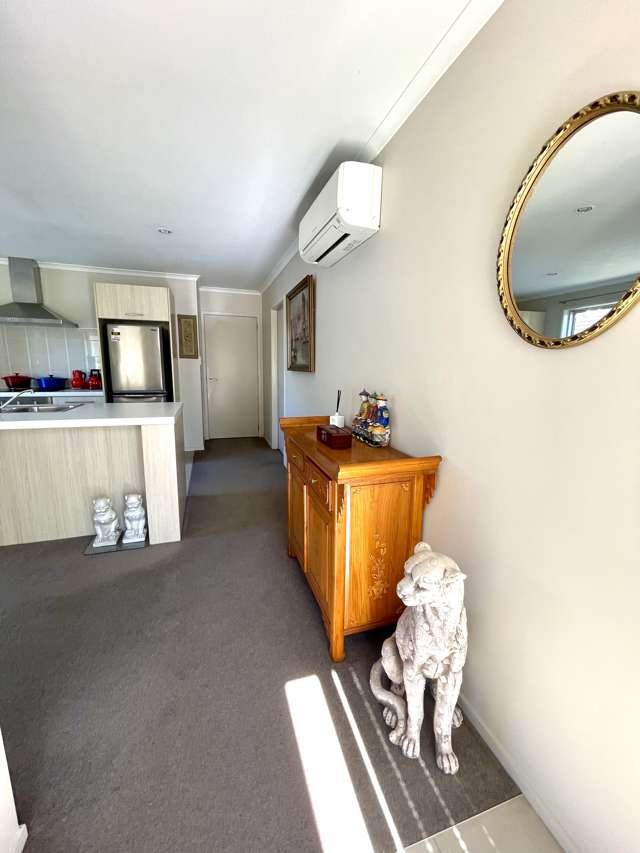 2 Barossa Way Brookfield_2