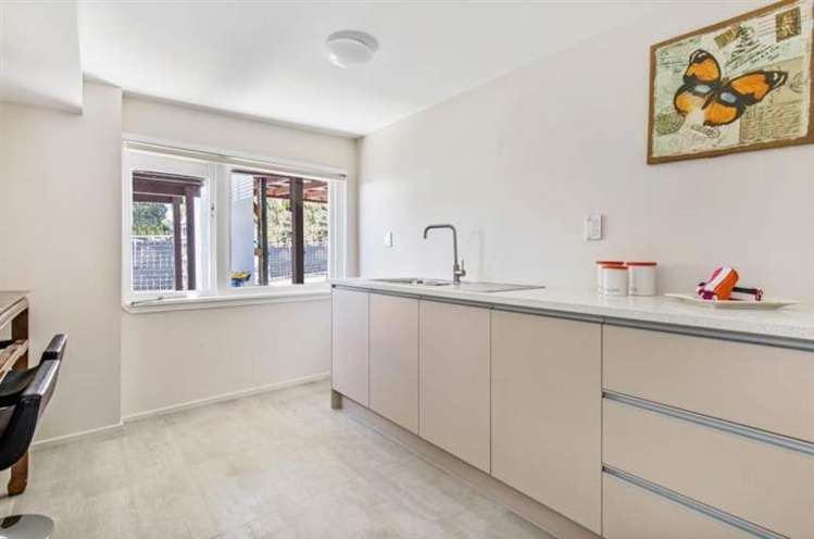 35 Nile Road Kelston_10