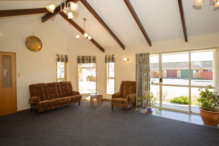 98 Pages Road Allenton_8