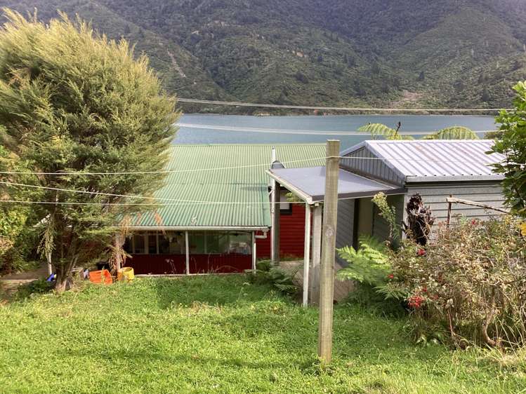 The Pines Endeavour Inlet Queen Charlotte Sound_11