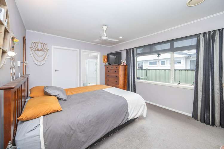 14 Jeanette Street Glenview_12