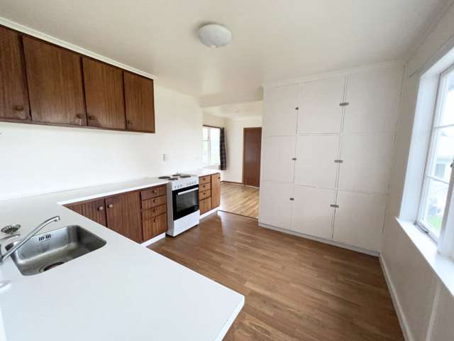 13 Netherlands Avenue Kelston_2