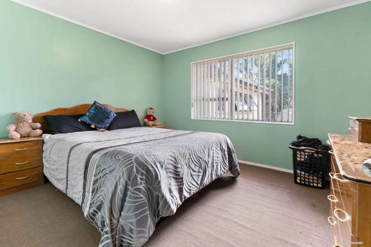 1/6 Frobisher Way Clendon Park_6