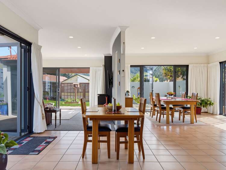15 Edward Payton Grove Pukehangi_2