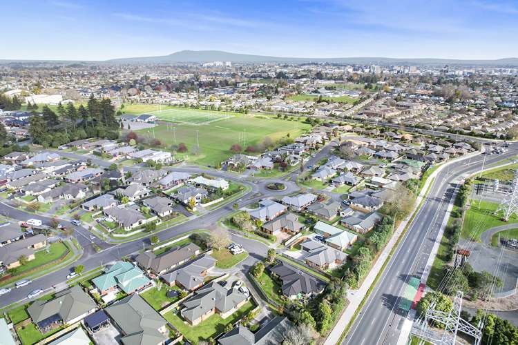 8 Ashgrove Court Hamilton East_18