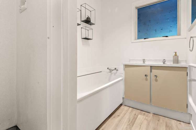 2/68 Clayburn Road Glen Eden_6