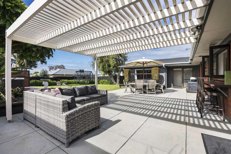 8 Quibray Place Botany Downs_25