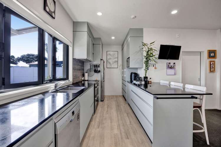 32 Fox Street Opunake_3