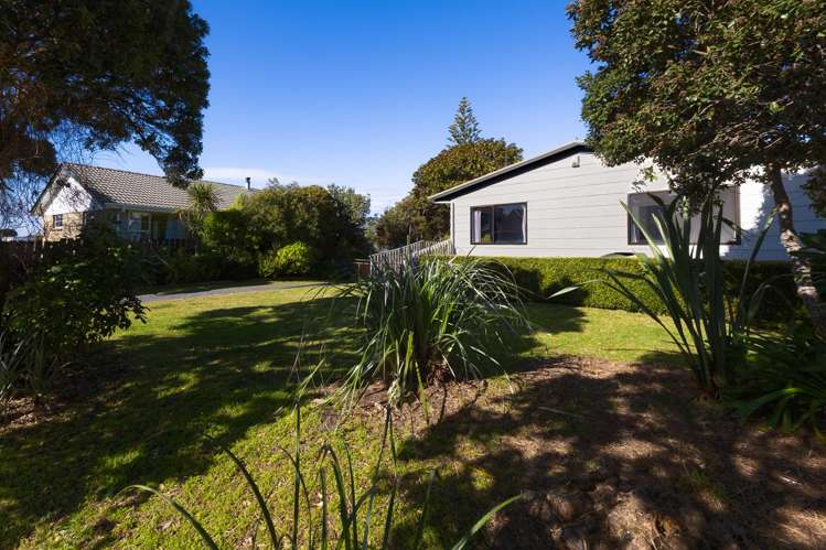 200 Tutere Street Waikanae Beach_18