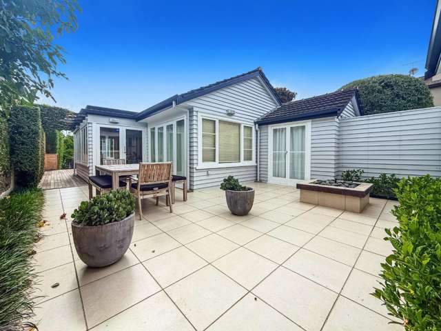 Sunny & Spacious Family Home