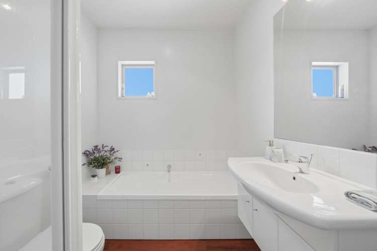 1 Henley Green Northwood_13