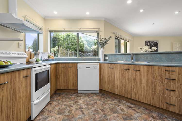 10 John Webb Drive Glenview_10