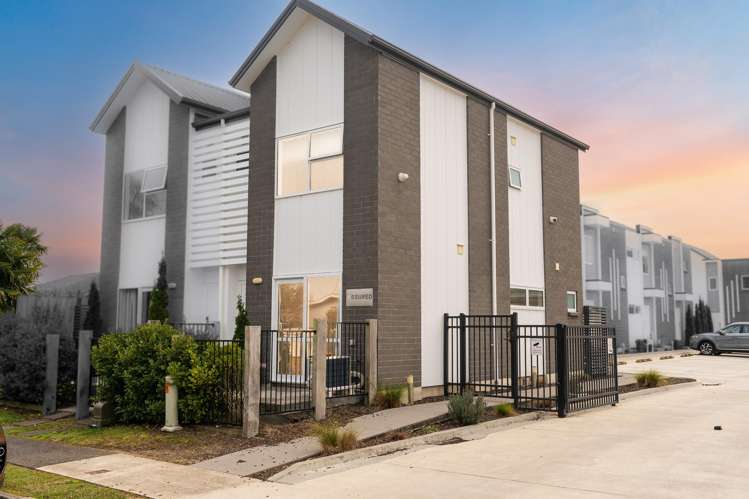 2/10 Burrows Place_0