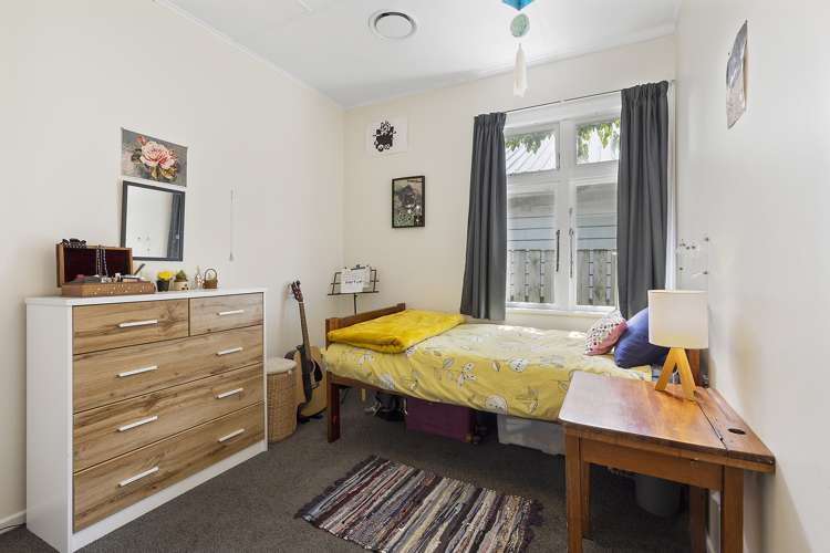 14 Lonsdale Crescent Rongotai_11