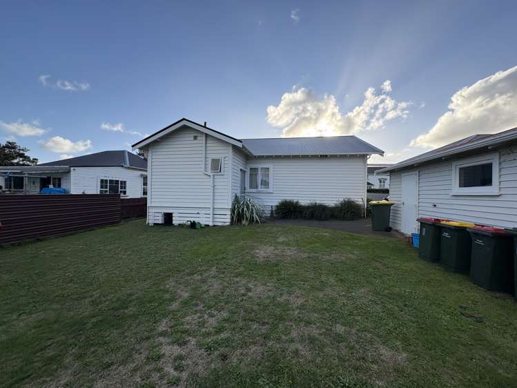 4 George Street Hawera_21