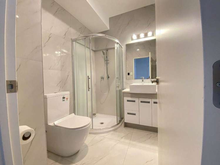 24 Pencaitland Drive Flat Bush_9