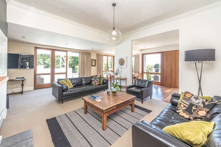 2 Eaton Crescent Otamatea_12