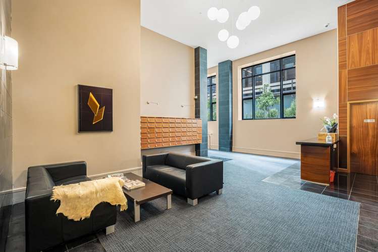 5J/42 Molesworth Street Thorndon_15